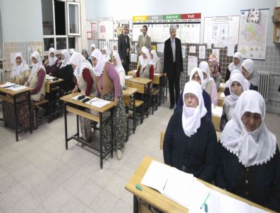 Kütahya'da 354 Kişi Okuma Yazma Öğrendi