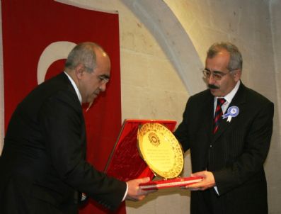 MEHMET BEŞIR AYANOĞLU - Mardin Vergi Rekortmenleri Ödüllerini Aldı