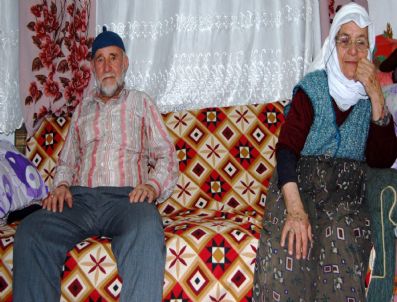 KAZıM YıLDıZ - Sevdiğine Kaçan 80'lik Nine Evlendi