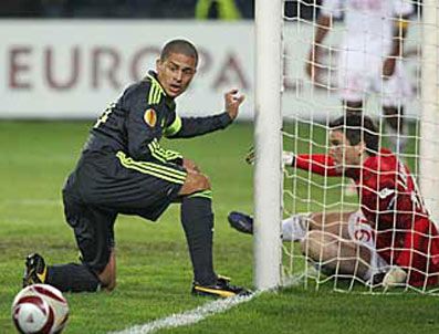 Alex inanılmazı yaptı Fenerbahçe elendi