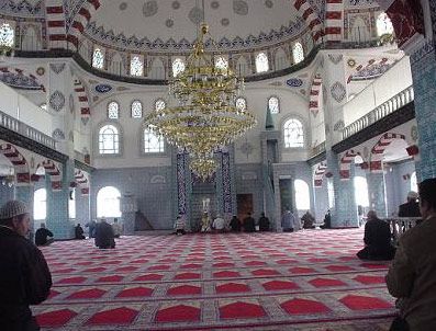 İmam ve müezzinlere zam yapılacak