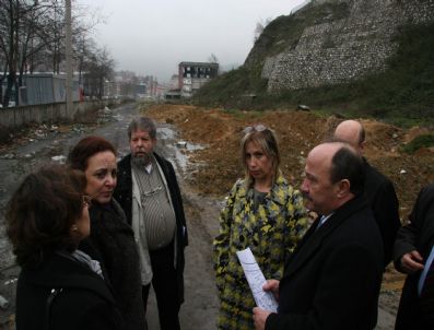 Jüri Üyeleri Lavuarı İnceledi