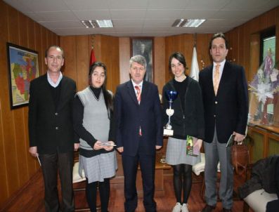 ATILLA GÜLSAR - Türkiye Okullar Arası Kayak Şampiyonası'nda Zafer Bursa'nın Oldu