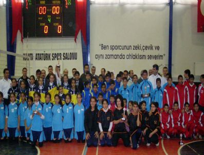 COŞKUN AÇıK - Voleybol Şampiyonları Belli Oldu