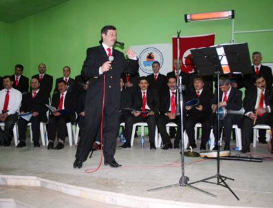 Popstar Müftünün Çalıştırdığı İmamlar Korosu Sahne Aldı