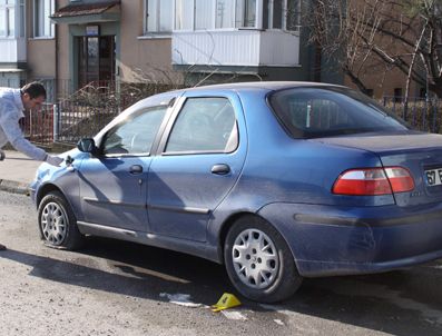 15 aracın lastiklerini kestiler