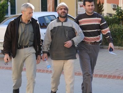 Alacağını tahsil edemeyince reklam çadırını yaktı