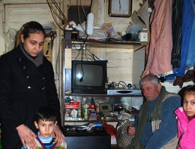 Evi yanan aile yaşam mücadelesi veriyor