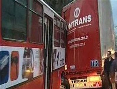 İstanbul'da trafik kazası: 6 yaralı