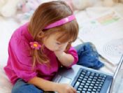 Çocuklarınıza interneti yasaklamayın, kısıtlayın