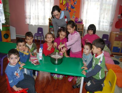 ZEYNEP AKSU - Kula'da Minikler Aile Olmayı Öğreniyor