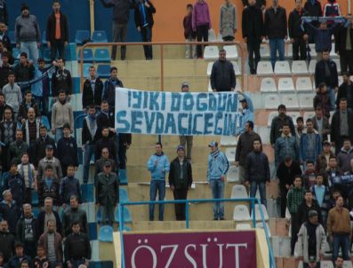 DISKISPOR - Maçta Sevgiliye Doğum Günü Sürprizi