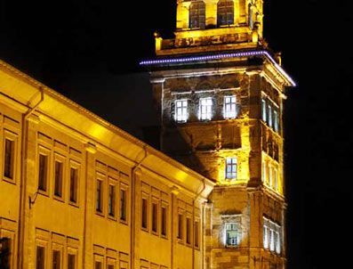 SARAYBURNU - Selimiye Kışlası ışık saçıyor