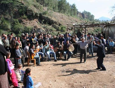 Yuvarlak Çay'da Sazlı Sözlü Eylem Devam Ediyor