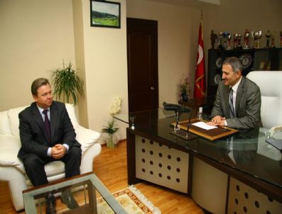 SÜLEYMAN DIŞLI - Belarus Ankara Büyükelçisi Kolesnik Başkan Dişli'yi Ziyaret Etti