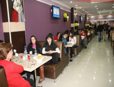 İNCI VARINLI - Bozok Üniversitesi Kampüs Alanında Kafe Restoran Öğrencilerin Hizmetine Açıldı