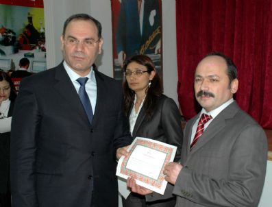 AKÇAKOYUN - Kaliteli Okullar Ödüllerini Aldı