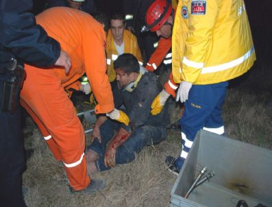 Afyonkarahisar'da Mısır Yüklü Tır Devrildi: 1 Yaralı