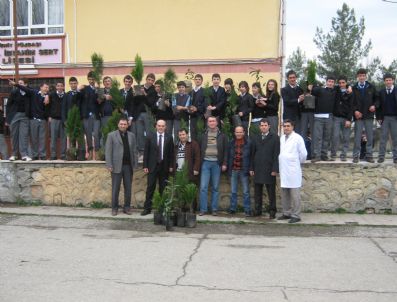 Akyazı Şehit Yüzbaşı Halil İbrahim Sert Lisesi'ne Fidan Hibe Edildi