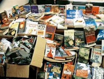 ŞAFAK SEZER - İstanbul'da 1,5 Milyon Korsan Kitap Ele Geçirildi