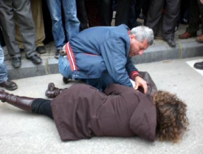 YAPı KREDI BANKASı - Yayaya Çarpan Sürücü Kaçtı