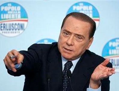 Berlusconi: Şu terbiyesize kapıyı gösterin