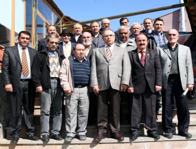 OSMAN COŞKUNOĞLU - Milletvekili Coşkunoğlu, Mahalle Muhtarlarıyla Bir Araya Geldi