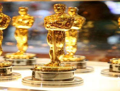 KENAN ECE - Oscar'da yeni moda eleştir ama incitici olma