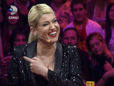 ESRA EROL - İzdivaç programlarına pavyon benzetmesi