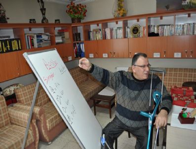 Malatya'da Engelli Vatandaşlara Briç Eğitimi Veriliyor