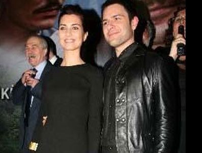 KENAN ECE - Tuba Büyüküstün elbiseye servet ödemiş