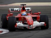 Alanso Formula 1'de Ferrari'yi zafere taşıdı