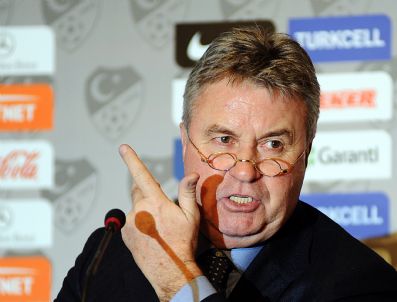 GUUS HİDDİNK - Guus Hiddink, Türkiye'de (1)