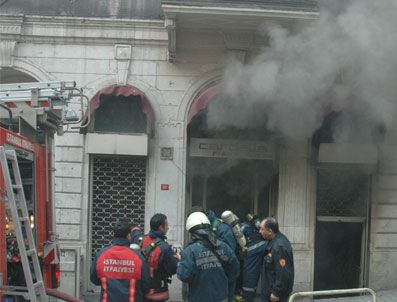 HATıRLA SEVGILI - 'Hatırla Sevgili'nin Pastanesinde Yangın