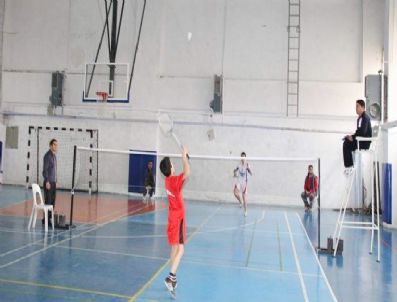 Malatya'da Okullar Arası Futsal Ve Badminton İl Şampiyonası Başladı
