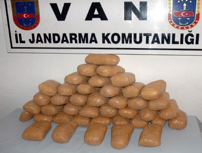 Tandır Evinde 28 Kilo Toz Esrar Ele Geçirdi