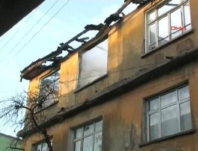 BALVEREN - 7 Kişinin yaşadığı evin çatısı çöktü