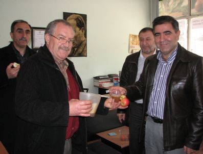 CENGIZ ERDEM - Başkan Özdemir'den Elma Suyuna Tam Puan