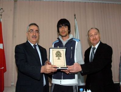 İLYAS DÖKMETAŞ - Centilmen Sporcuya Taktir Belgesi Verildi