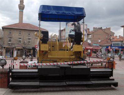 Tavşanlı Belediyesi Yeni Asfalt Serim Makinesi Aldı