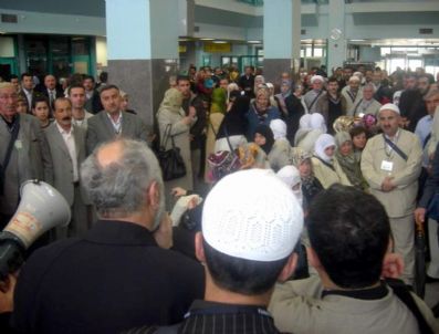 OSMAN GÜVEN - Umre'ye Gidecek İlk Kafile Uğurlandı