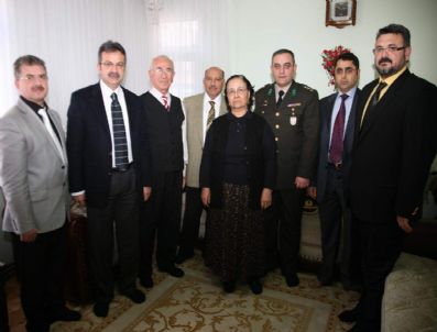 HASAN ŞAHIN - Gebze Protokolü Şehit Ailelerini Unutmadı