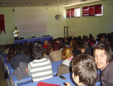NIHAT HELVACı - Hisarcık Meslek Yüksekokulu Öğrencilerine Toplum Beslenmesi Eğitimi Verildi