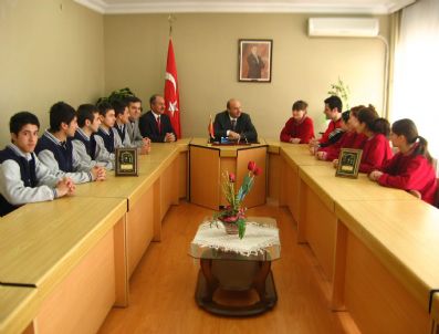 OSMAN EKŞI - Lise Öğrencilerinden Kaymakam Ekşi'ye Ziyaret