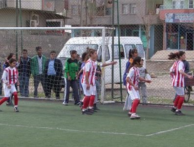 Tff'den 'Haydi Kızlar Futbola' Kampanyası