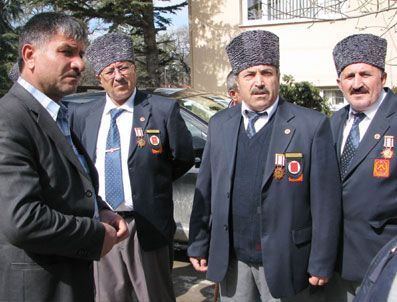 Ak Parti İlçe Başkanı Protesto Edildi