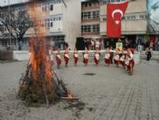 Binlerce kişi nevruz ateşi yaktı