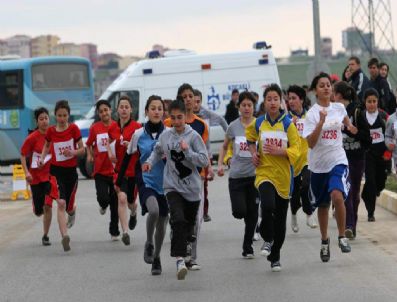 MUSTAFA NECATİ - Minikler Şehitler İçin Koştu