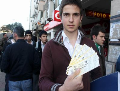 Bursaspor Lider Oldu, Denizlispor Maçı Biletleri Yok Satıyor