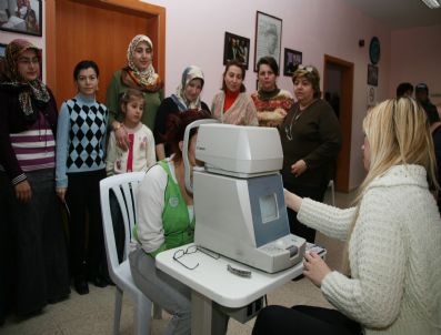 Eskişehir'de Bin 500 Kişi Göz Taramasından Geçirildi